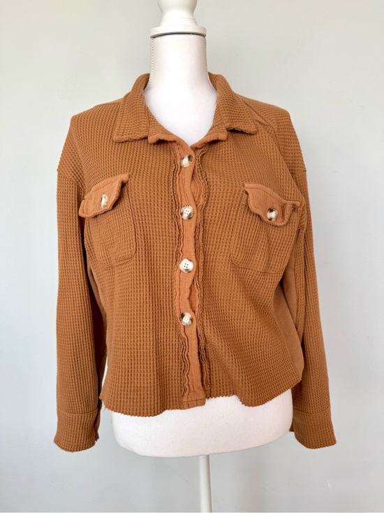 Sweaters - Waffle Knit Button-Up Shacket in Camel Color | M | EUC | Slightly Distressed